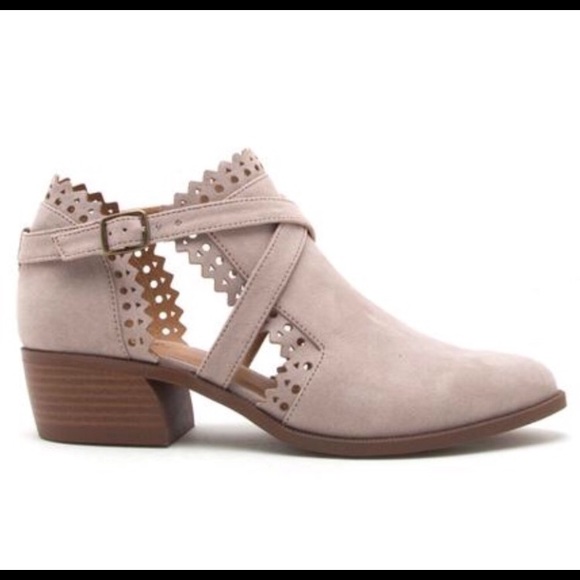 Blush pink booties! - Picture 8 of 8